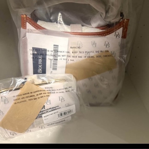 Nwt Donney & Bourke Messenger Bag And Matching Coin Purse - Picture 2 of 4